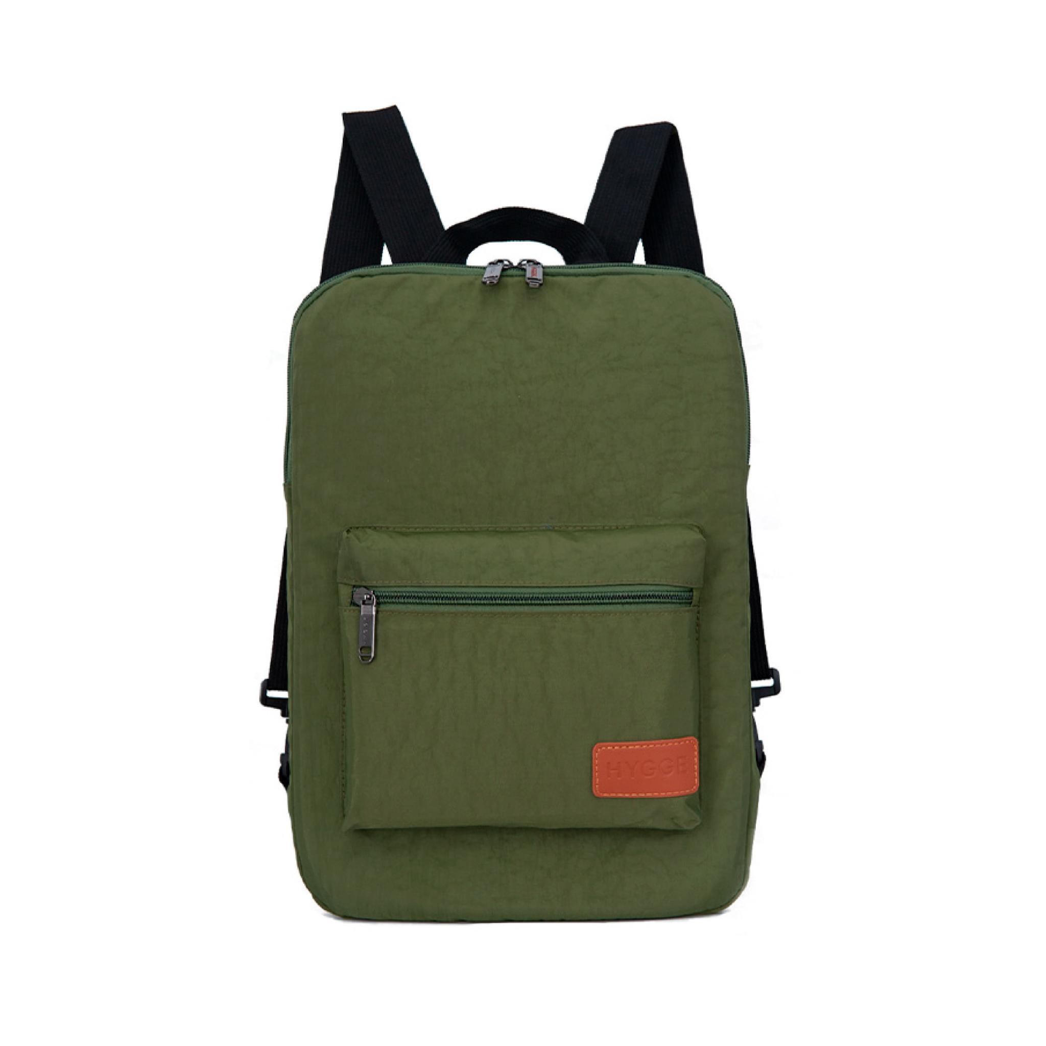 MOCHILA FUNDA HYGGE IMPERMEABLE 40X27 CM VERDE (H2256VE)